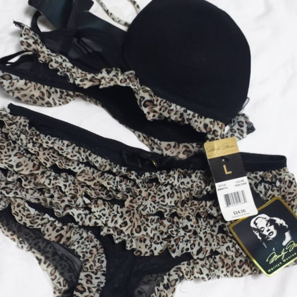 Marilyn Monroe Intimates 2pc Set Bra Pantie Set BNWT